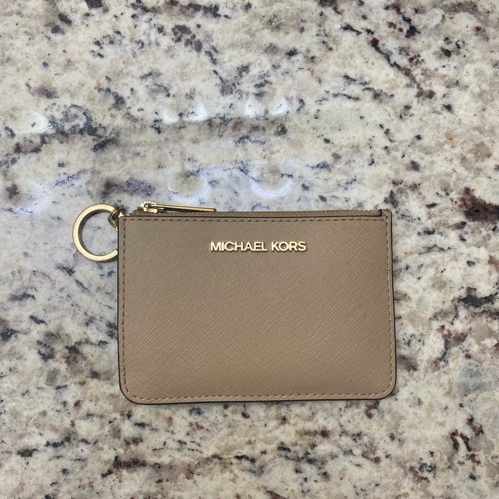 Michael Khors Keychain wallet in beige